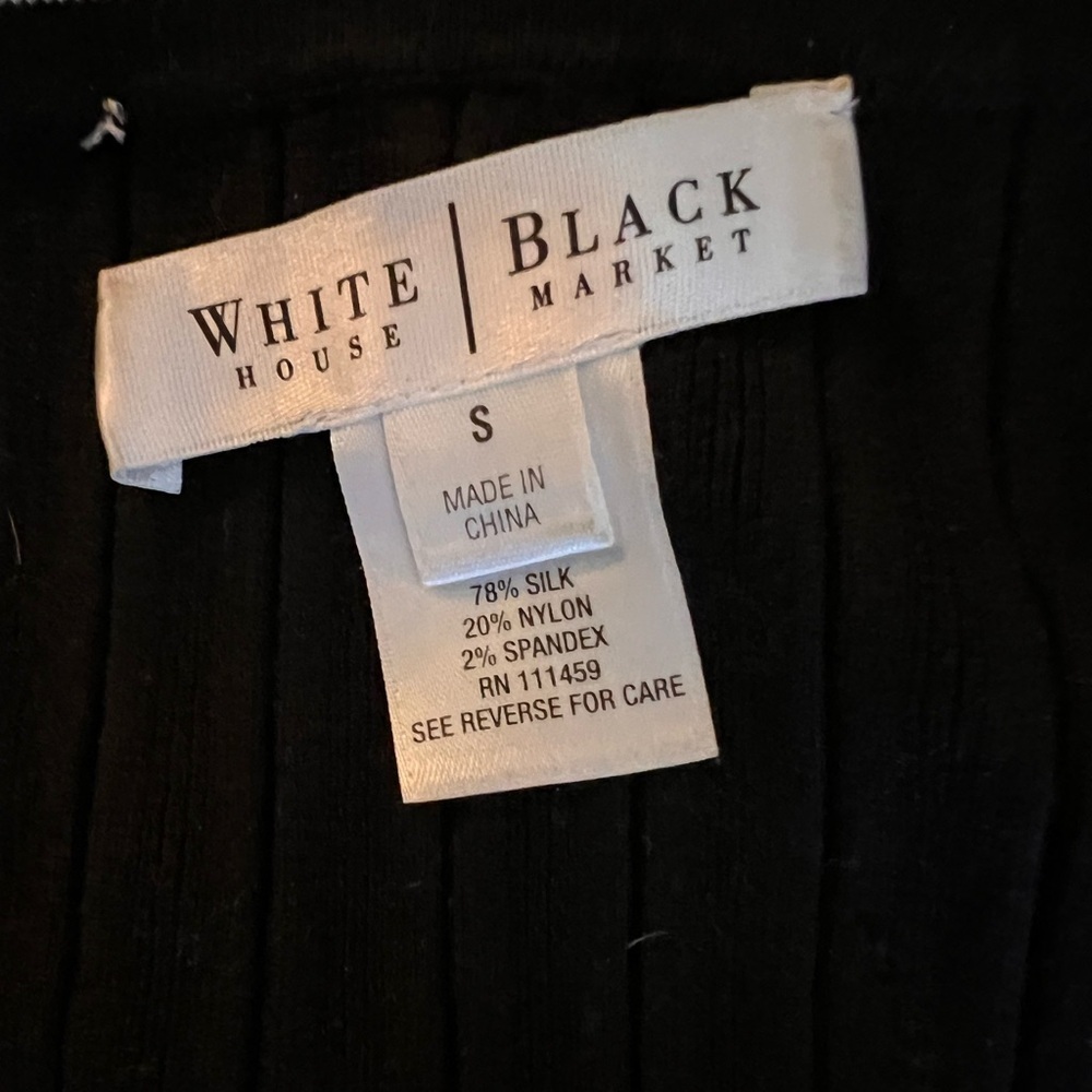 White House Black Market Ribbed V-Neck Top - Picture 2 of 4